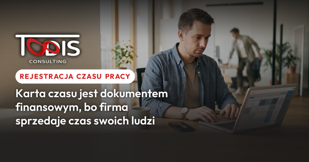 Konsultant wypełnia kartę czasu na laptopie w biurze - rejestracja czasu pracy w projektach, z której firma liczy koszt projektu i fakturę